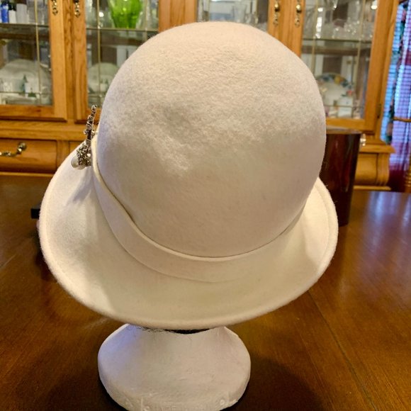 Hat - Picture 3 of 4